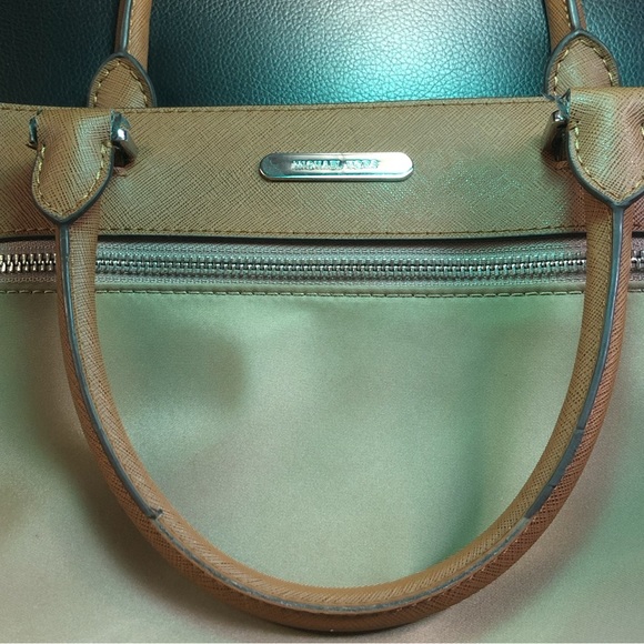 MICHAEL KORS COLGATE HANDBAG. - Picture 2 of 6